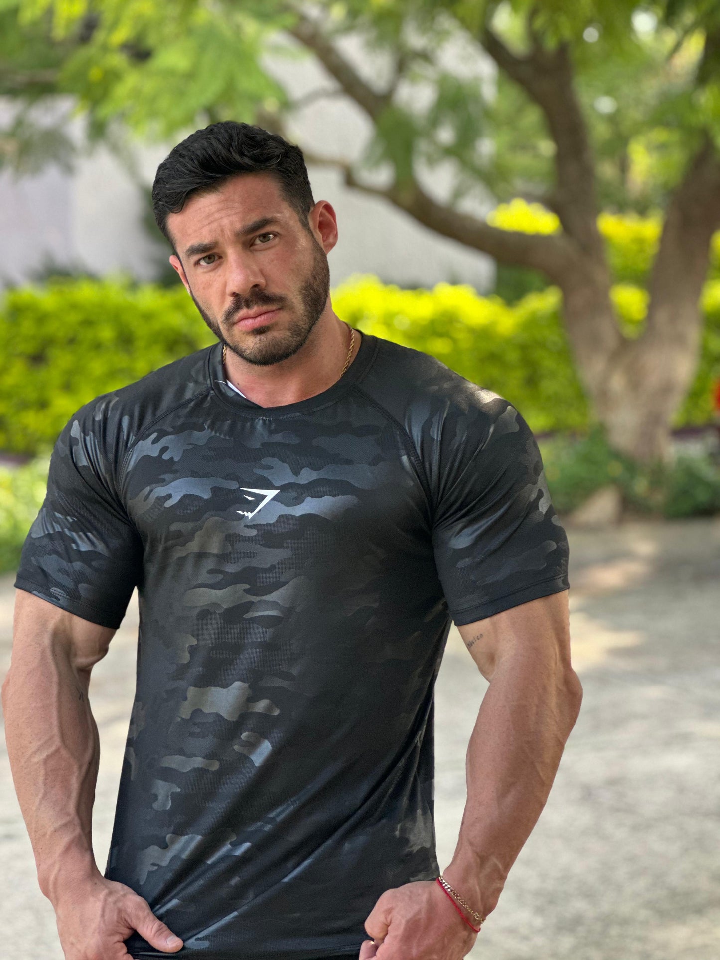 Playera manga corta Militar Gym shark