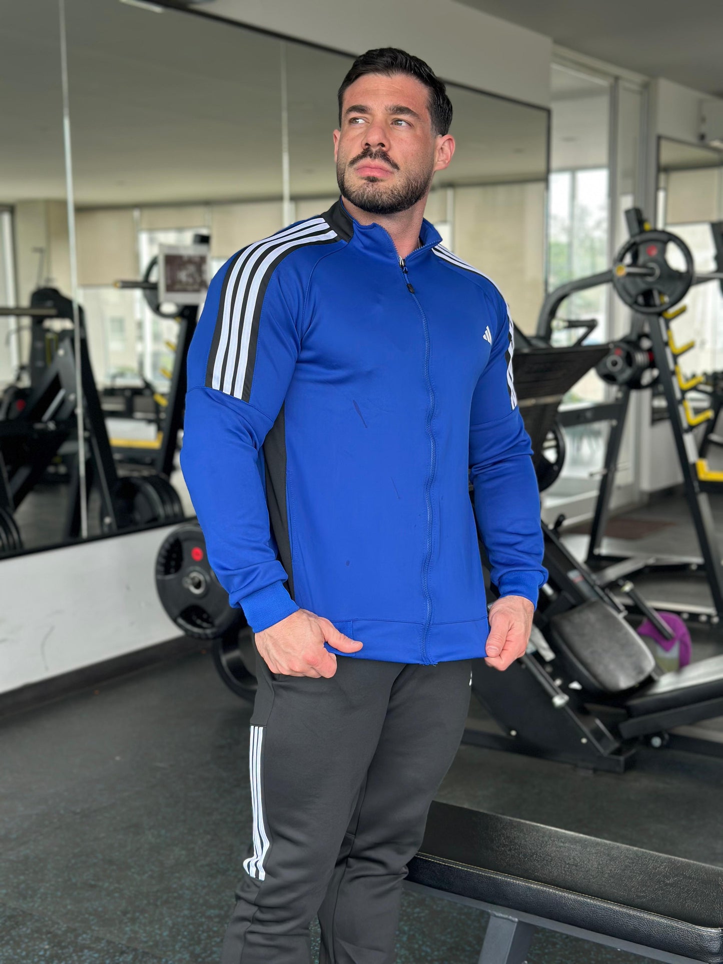 Conjunto Deportivo Adrian